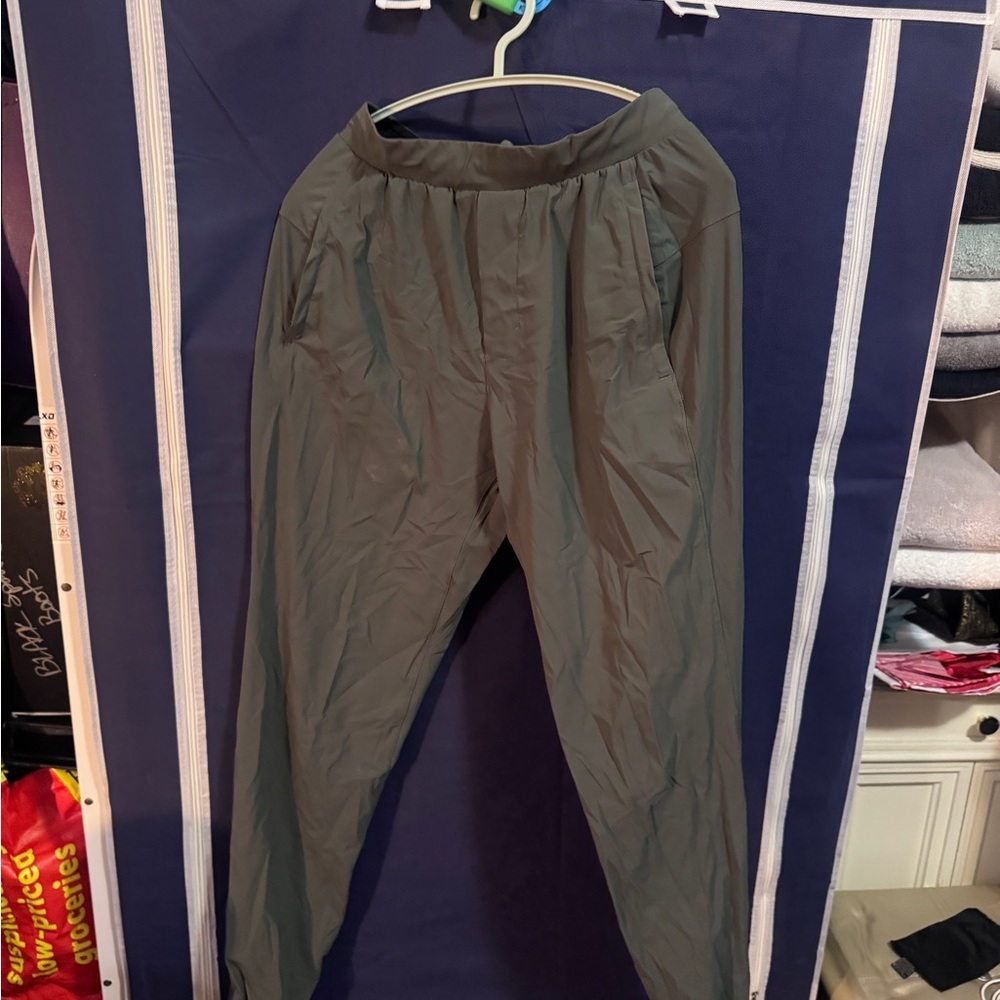 Gray Sweatpants with Elastic Waistband and Relaxed Fit